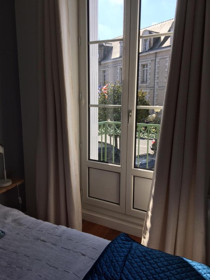 Studio Balcon De La Place Dinan Esterno foto